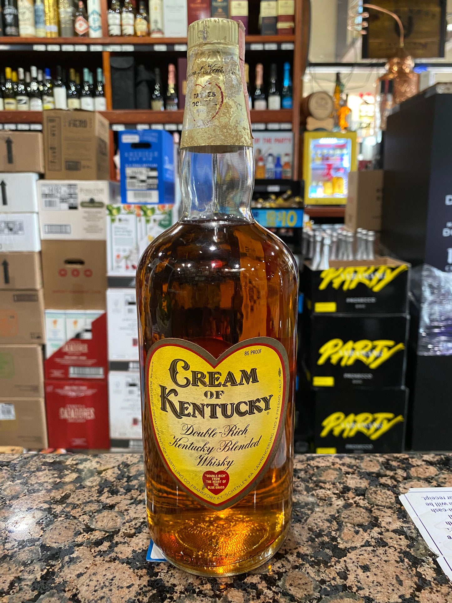 CREAM OF KENTUCKY 40 Oz VINTAGE 1970 750ml